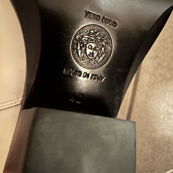 Versace UNISEX Western ankle boots NEW (AUTHENTIC) - Picture 5 of 16